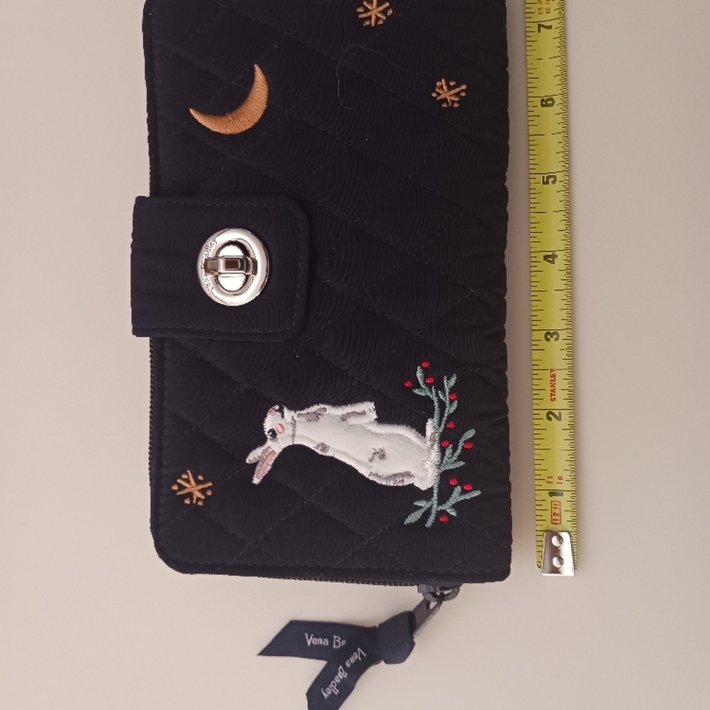 SOLD ELSEWHERE Vera Bradley Quilted Wallet in Winter Forest pattern - NWT! - Picture 5 of 5